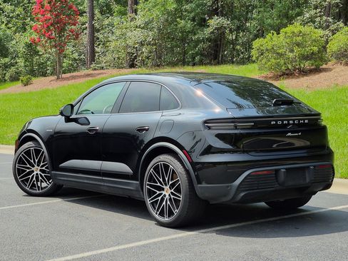 Used 2025 Porsche Macan 4 Electric AWD/4WD image 3