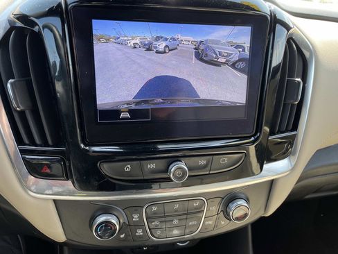 Used 2023 Chevrolet Traverse LT image 21