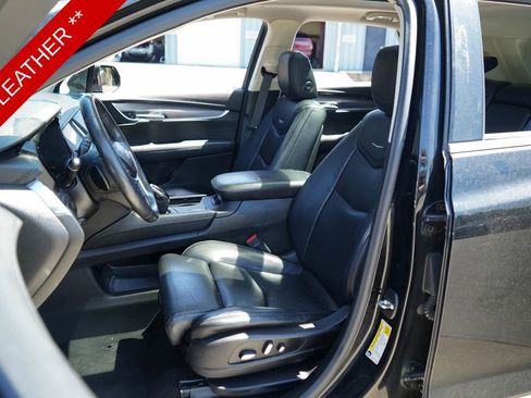 Used 2017 Cadillac XT5 Luxury w/ Driver Awareness Package image 7