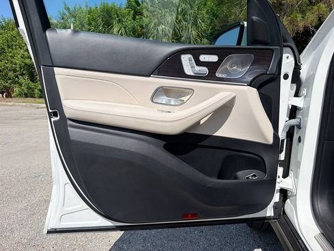 Used 2022 Mercedes-Benz GLE 350 4MATIC w/ Premium Package image 21