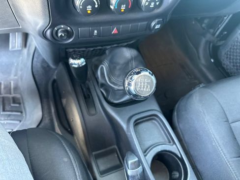 Used 2015 Jeep Wrangler Sport w/ Quick Order Package 23S AWD/4WD image 9