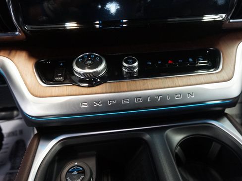 New 2025 Ford Expedition King Ranch AWD/4WD image 9