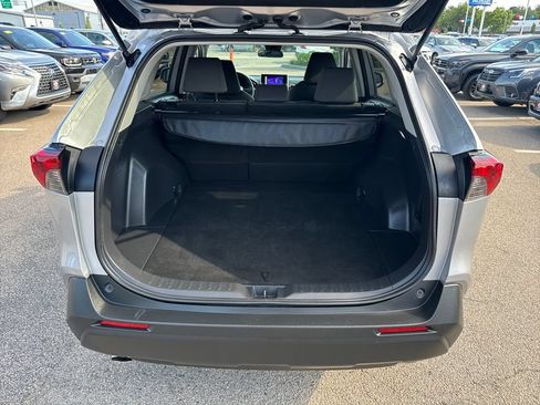 Used 2024 Toyota RAV4 XLE AWD/4WD image 7