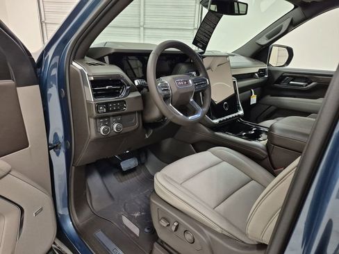 New 2026 GMC Yukon XL Elevation w/ LPO, Floor Liner Package image 10