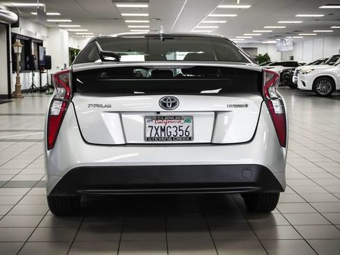 Used 2016 Toyota Prius Four w/ Advanced Technology Package image 7