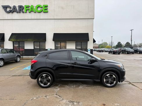 Used 2018 Honda HR-V EX image 16