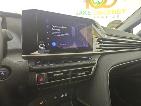 Used 2025 Toyota Camry SE image 22