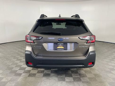 Used 2024 Subaru Outback Premium AWD/4WD image 15