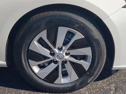 New 2025 Nissan Altima 2.5 S image 10