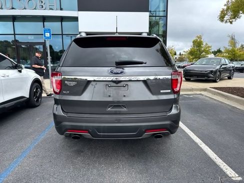 Used 2019 Ford Explorer XLT w/ Equipment Group 202A FWD image 3