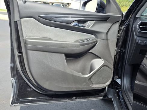 Used 2025 Chevrolet TrailBlazer LT AWD/4WD image 16