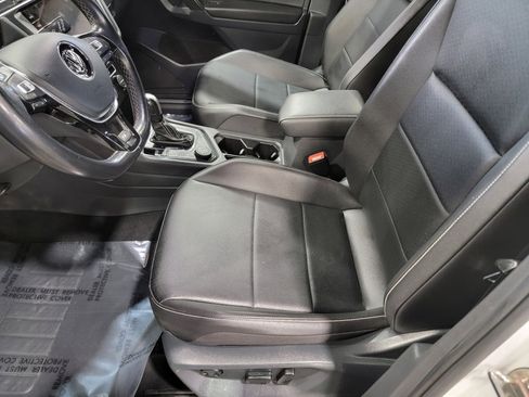 Used 2021 Volkswagen Tiguan S image 11