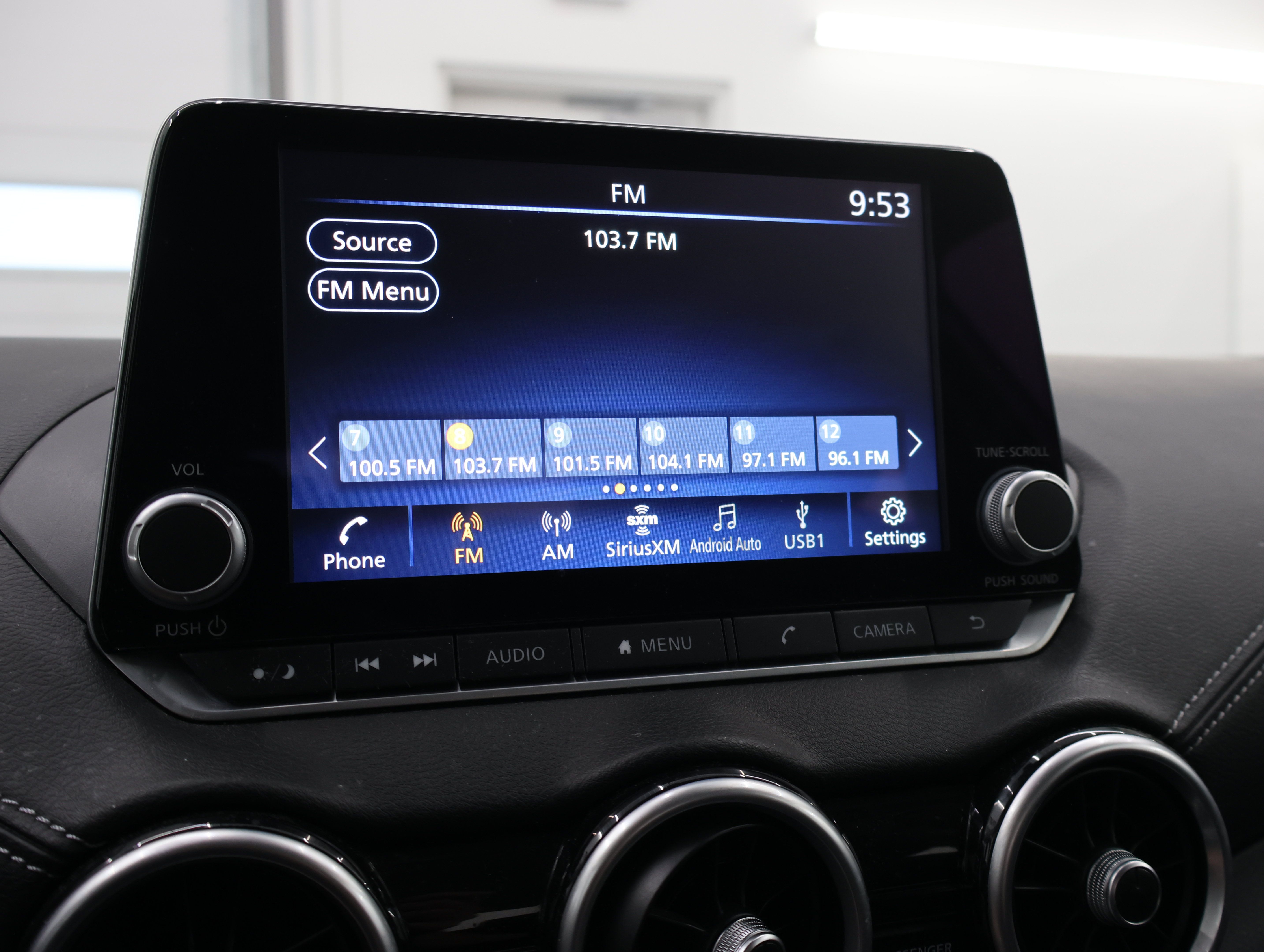 Used 2024 Nissan Sentra SV FWD image 11