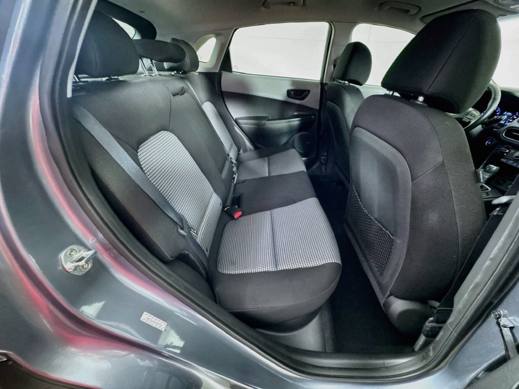 Used 2021 Hyundai Kona SEL FWD image 31