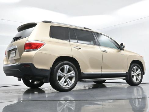 Used 2013 Toyota Highlander Limited FWD image 55