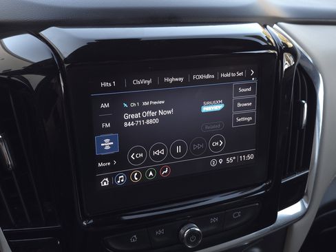 Used 2023 Chevrolet Traverse LT w/ LT Premium Package image 19