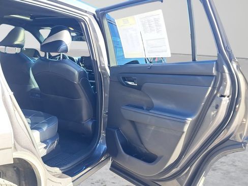 Used 2022 Toyota Highlander XSE AWD/4WD image 26