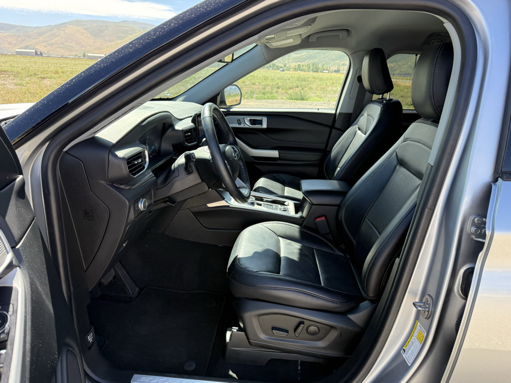 Used 2022 Ford Explorer Limited AWD/4WD image 14