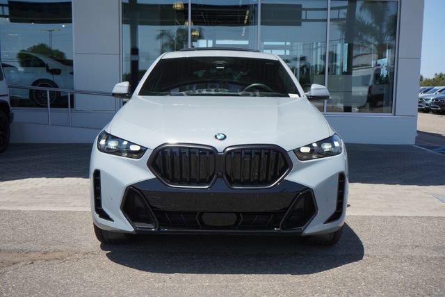 Used 2025 BMW X6 xDrive40i w/ Premium Package AWD/4WD image 3