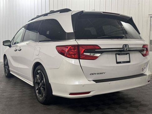 Used 2023 Honda Odyssey Elite image 3