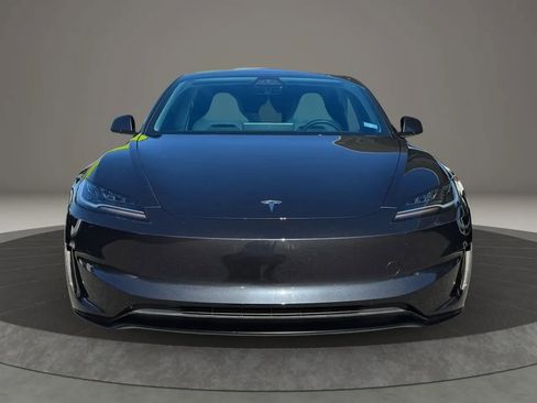 Used 2024 Tesla Model 3 Performance image 3