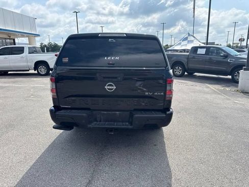 Used 2022 Nissan Frontier SV AWD/4WD image 4