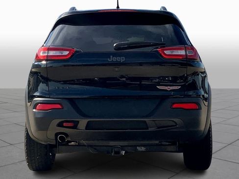Used 2017 Jeep Cherokee Trailhawk w/ Comfort/Convenience Group AWD/4WD image 4