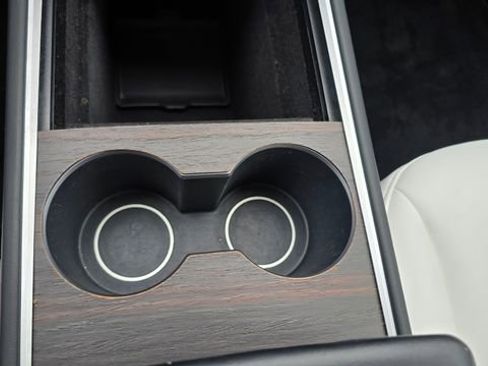 Used 2024 Tesla Model Y Long Range image 25