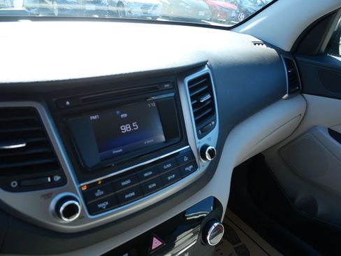 Used 2017 Hyundai Tucson SE image 13