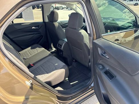 Used 2023 Chevrolet Equinox LT AWD/4WD image 34