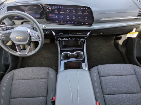 New 2026 Chevrolet Traverse LT image 12