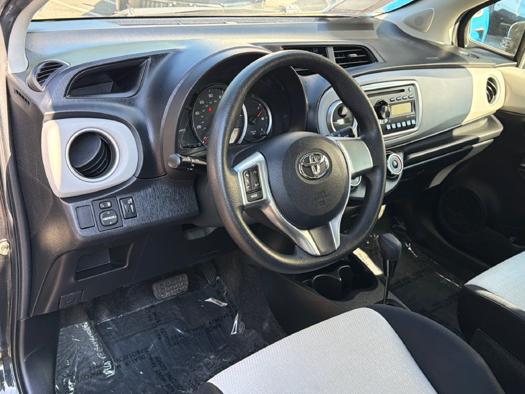 Used 2012 Toyota Yaris LE FWD image 17
