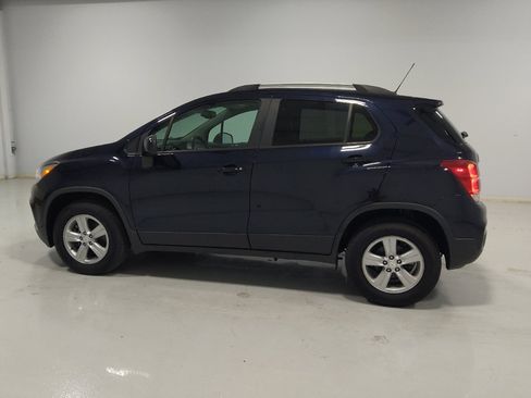 Used 2022 Chevrolet Trax LT w/ Driver Confidence Package AWD/4WD image 3