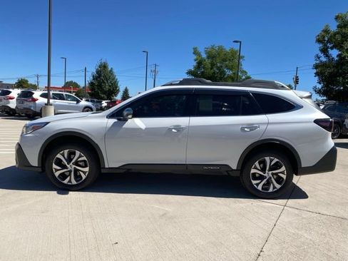 Used 2022 Subaru Outback Touring XT AWD/4WD image 2