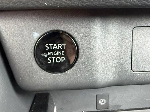 Used 2026 Nissan Rogue SL FWD image 23