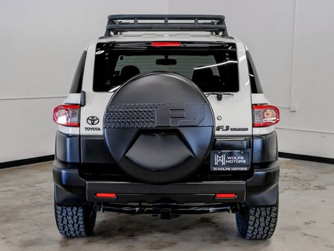 Used 2012 Toyota FJ Cruiser 4WD image 8