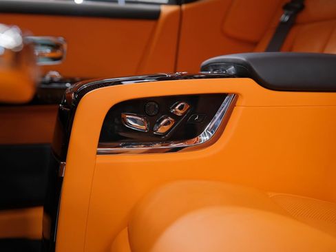 Used 2025 Rolls-Royce Phantom Sedan image 65