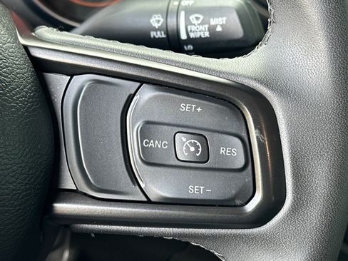 Used 2023 Jeep Gladiator Sport AWD/4WD image 14