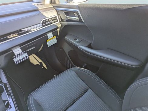 New 2025 Mitsubishi Outlander ES image 16