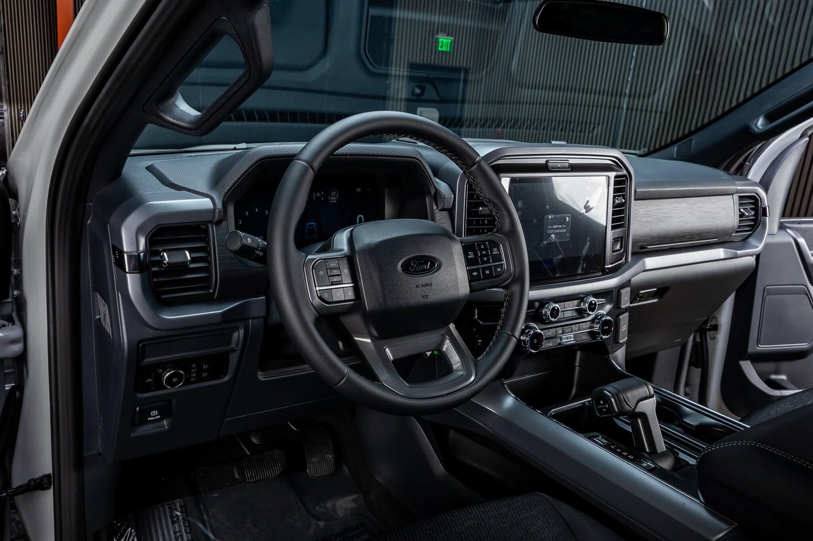 Used 2026 Ford F150 XLT w/ XLT Black Appearance Package AWD/4WD image 17