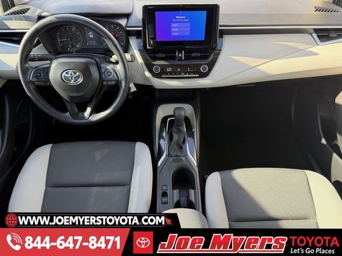 Used 2025 Toyota Corolla LE image 13
