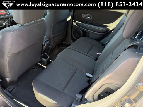 Used 2017 Honda HR-V LX image 10