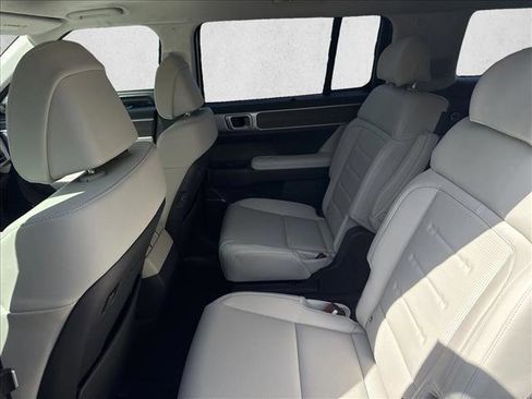 Certified 2025 Hyundai Santa Fe Calligraphy image 17