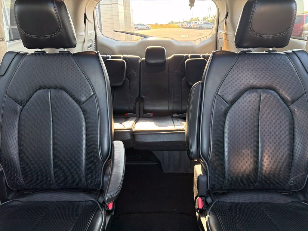 Used 2018 Chrysler Pacifica Limited FWD image 23