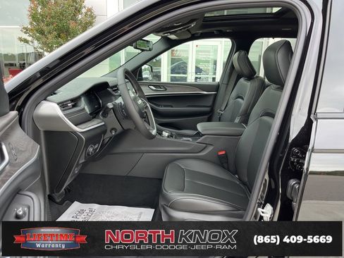 New 2025 Jeep Grand Cherokee L Limited w/ Luxury Tech Group II image 3