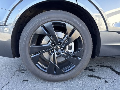 Used 2023 Audi e-tron Premium w/ Convenience Plus Package image 41