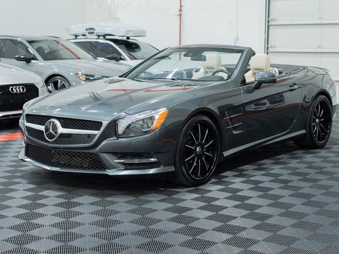 Used 2013 Mercedes-Benz SL 550 image 3