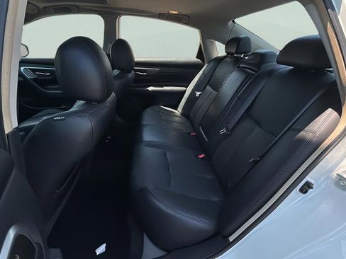 Used 2013 Nissan Altima 2.5 SL w/ Technology Pkg FWD image 14