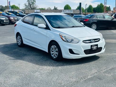 Used 2016 Hyundai Accent SE FWD image 1