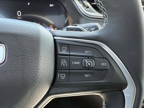 Certified 2025 Jeep Grand Cherokee Altitude AWD/4WD image 22